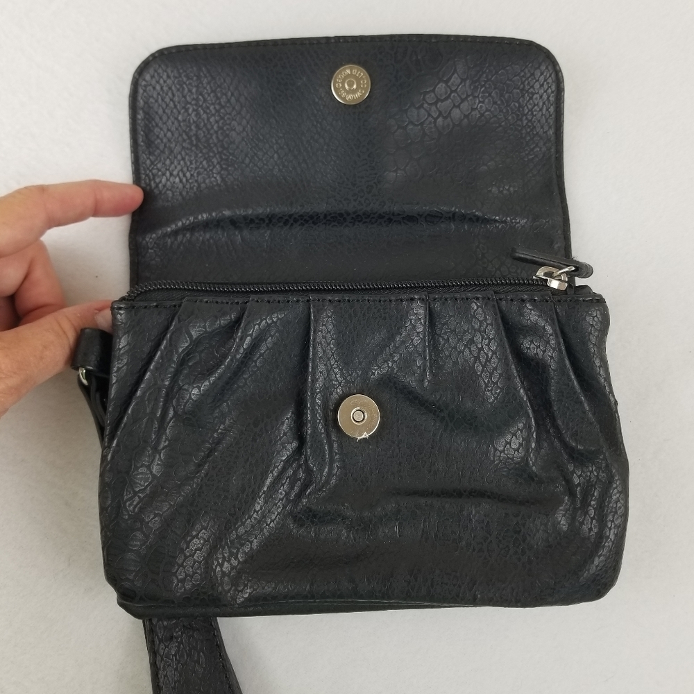 JLO wristlet purse - Picture 4 of 6